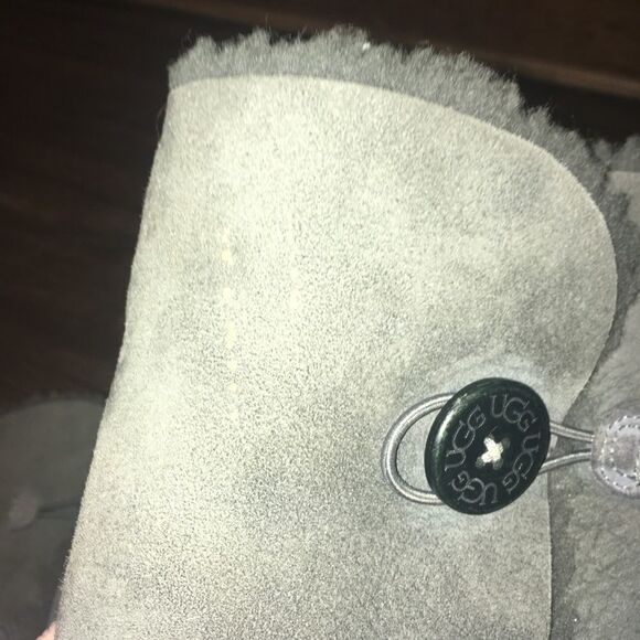 Uggs gray shearling lined buttoned tall winter boots - Picture 4 of 5